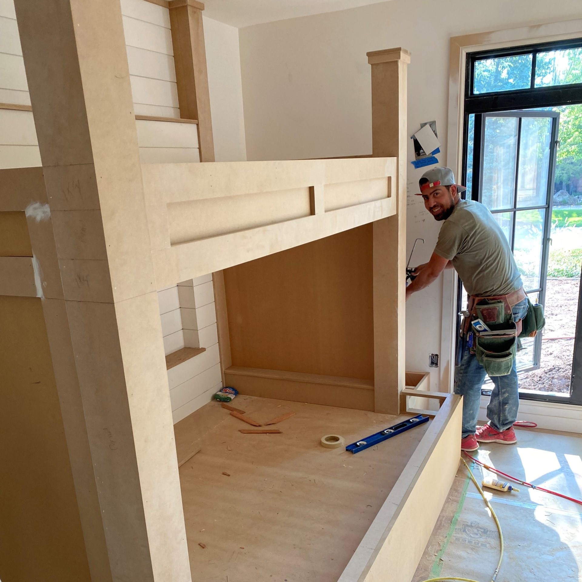 Handyman-or-Carpenter-V2